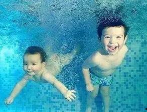 老师教游泳漫画,轻松学会游泳的秘诀